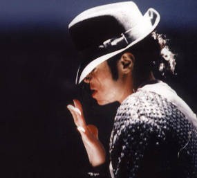Tunawisma Picu Kebakaran di Walk of Fame Michael Jackson