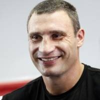 Klitschko Sumbang Pemadam Kebakaran
