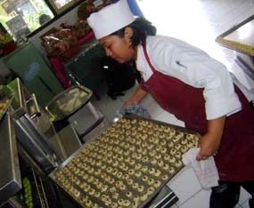 Berkah Ramadan, Omzet Kue Kering SMKN 3 Capai Puluhan Juta