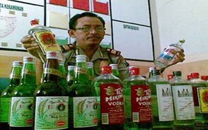 Razia, Polisi Sita Puluhan Botol Miras 