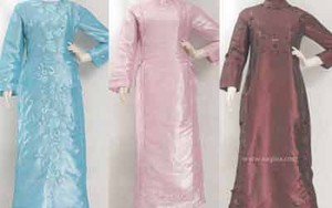 Gamis Taffeta yang Mewah dan Elegan dari Butik Saqina