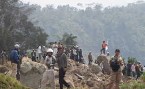 Minim Alat Berat, Evakuasi Jadi Lambat
