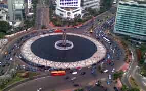 Bule Perancis Bugil di Bundaran HI