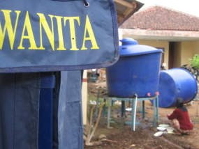 Pengungsi Cigalontang Miliki WC dan Penampungan Air Bersih