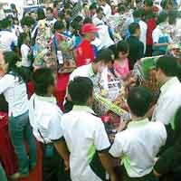 Mencari Berkah Melalui Lomba Membuat Parcel 