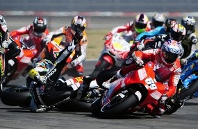 Hayden Mencak-mencak, De Angelis Minta Maaf