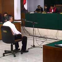 Romli Atmasasmita Divonis 2 Tahun Bui