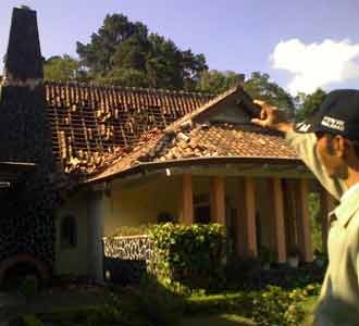 Rumah Pendiri Bosscha Porak-poranda
