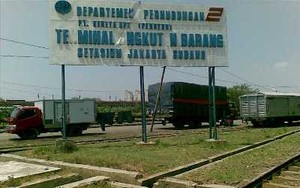 Jasa Paket Lebaran Meningkat 30% di Stasiun Kampung Bandan