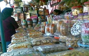 Momentum Lebaran, Omzet Pedagang Biskuit Meningkat Tajam