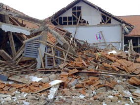 PBB Sebar Poster Antisipasi Gempa di Indonesia Lewat Milis