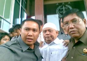 Rumah Mantan Ketua DPRD Jatim Digeledah Kejati 