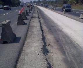  Ada Pelebaran Jalan, Tol Cikampek Berpotensi Macet 