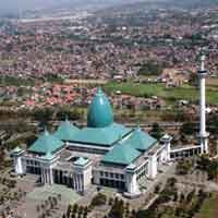 Sambut Lailatul Qadar, Masjid Al Akbar Buka 24 Jam