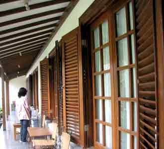 Nuansa Klasik Ebo Guest House 