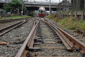 Pantograf Nyangkut, KRL Gambir-Kota Terganggu