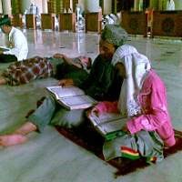 Berburu Malam Lailatul Qodhar di Masjid Al-Akbar