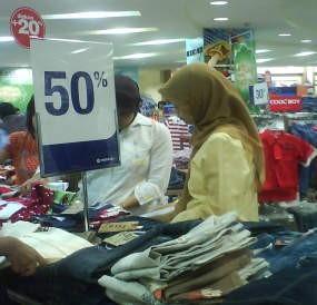  Jelang Lebaran, Mal di Jakarta Diserbu Pengunjung