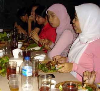 Alumnus SMAN 6 Tangerang Buka Bersama