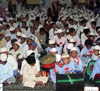 1.000 Anak Yatim Dhuafa Buka Puasa