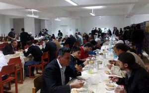 Berbuka Puasa di Masjid Turki