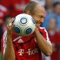 Analisis Sekilas Delapan Grup