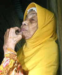 Cari Suami Baru, Nenek 107 Tahun Merambah Facebook