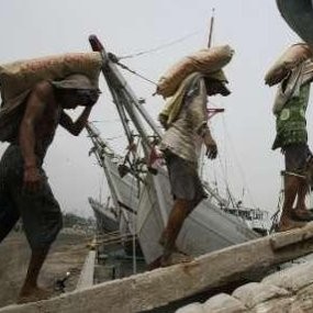 Konsumsi Semen Nasional Turun 3,8%