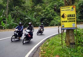 Jalur Mudik Gunung Gumitir Banyuwangi Rawan Longsor