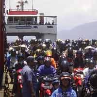 Penumpang Pelabuhan Kalianget Naik 100 Persen