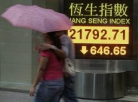 Topan Koppu Sapu Perdagangan Saham di Hong Kong