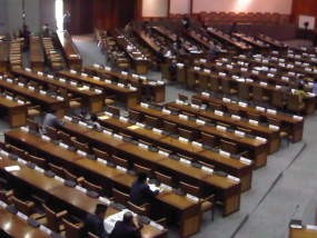 DPR Sebaiknya Tidak Perlu Menggelar Sidang 