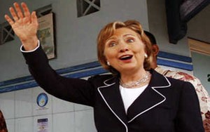 Hillary Clinton Adakan Buka Bersama di Kantornya
