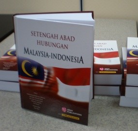 Malaysia Edarkan 3000 Buku Setengah Abad Hubungan Malindo