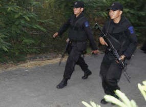  Polisi Temukan Dua Senpi, Laptop dan Bahan Bom