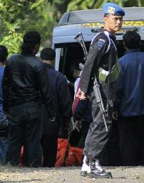 4 Jenazah Tiba di RS Polri Kramat Jati