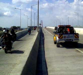 Jembatan Suramadu Masih Lengang
