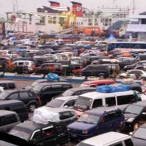 Pemudik Antre Berjam-jam di Pelabuhan Merak