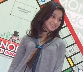 Nikita Willy Berburu Baju Lebaran di Bandung