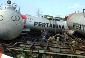 Evakuasi Bangkai  5 Gerbong Dilanjutkan