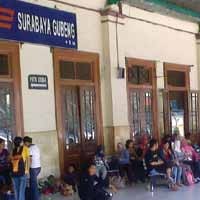 Puncak Arus Balik Stasiun Gubeng Diprediksi Sabtu & Minggu