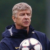Wenger Kecil Belajar Sepakbola di Kedai