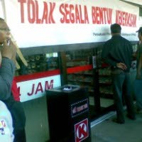 Sebagian Warga Yogya Demo Tuntut Circle K Ditutup