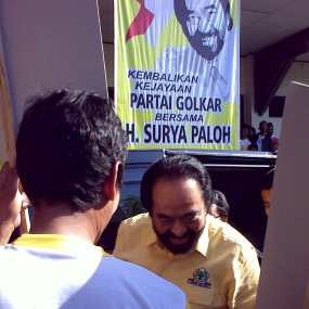 Ribuan Kader Golkar Sambut Paloh di Semarang