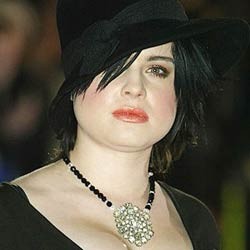Pacar Bos Playboy Rayu Kelly Osbourne Bugil