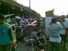 Warga Kebingungan Cari Tempat Bermalam
