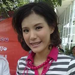 Olga Lydia Kampanyekan Pulau Komodo Mendunia
