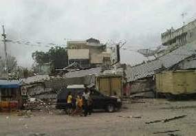Ratusan Rumah Roboh, Kerusakan Kota Padang Parah 