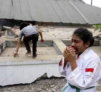 Ratusan Rumah di Padang Roboh