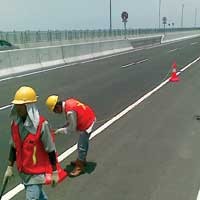 Sepeda Motor di Suramadu Dipindah ke Jalur Mobil 